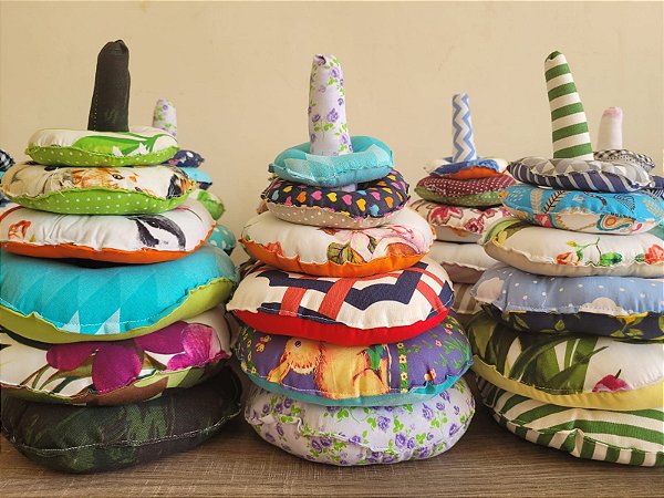 Pirâmide de tecido para bebês - Brinquedo sensorial e educativo